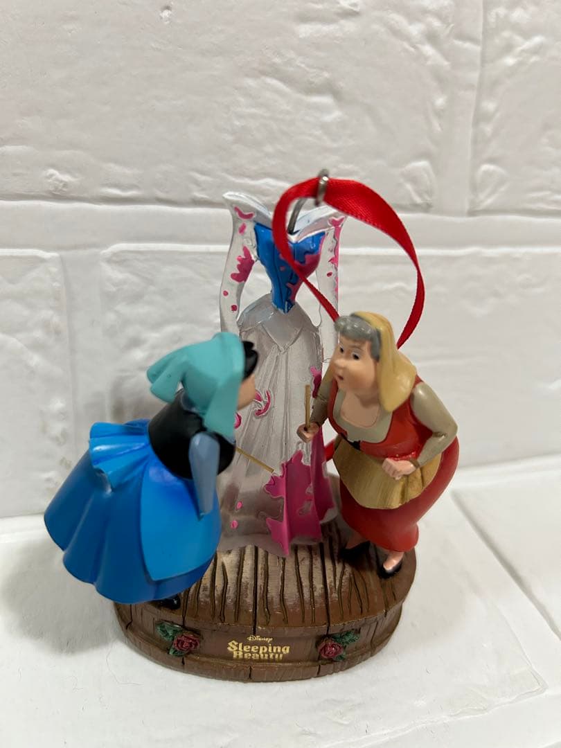 ディズニー　眠れる森の美女　メリーウェザー　フローラ　クリスマスオーナメント