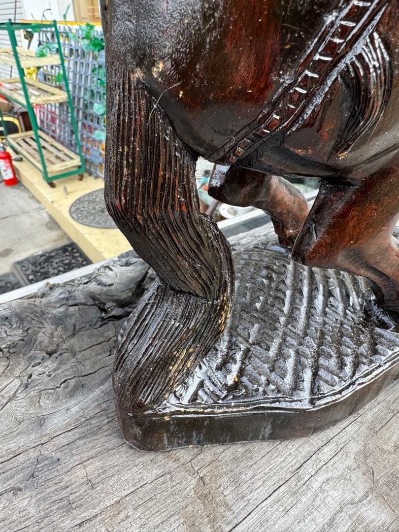 ドンキ・ホーテー　木像