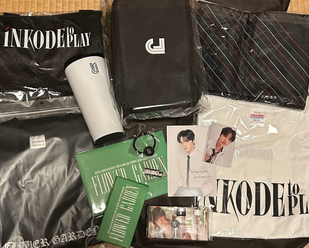 ジェジュン　グッズセット　カメラ　ペンライトケース　タンブラー　トレカ　Tシャツ