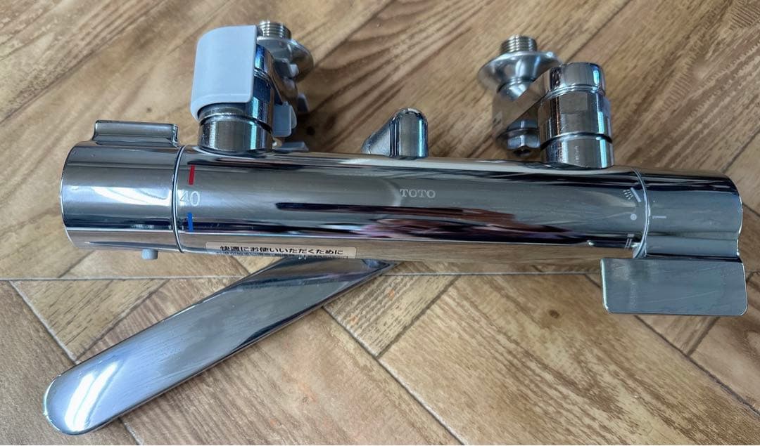 A*n様 TOTO シャワーヘッド クローム仕上げ