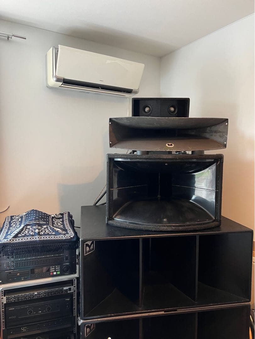 Martin Audio 215mk3 エンクロージャーのみ　38cm×2発①