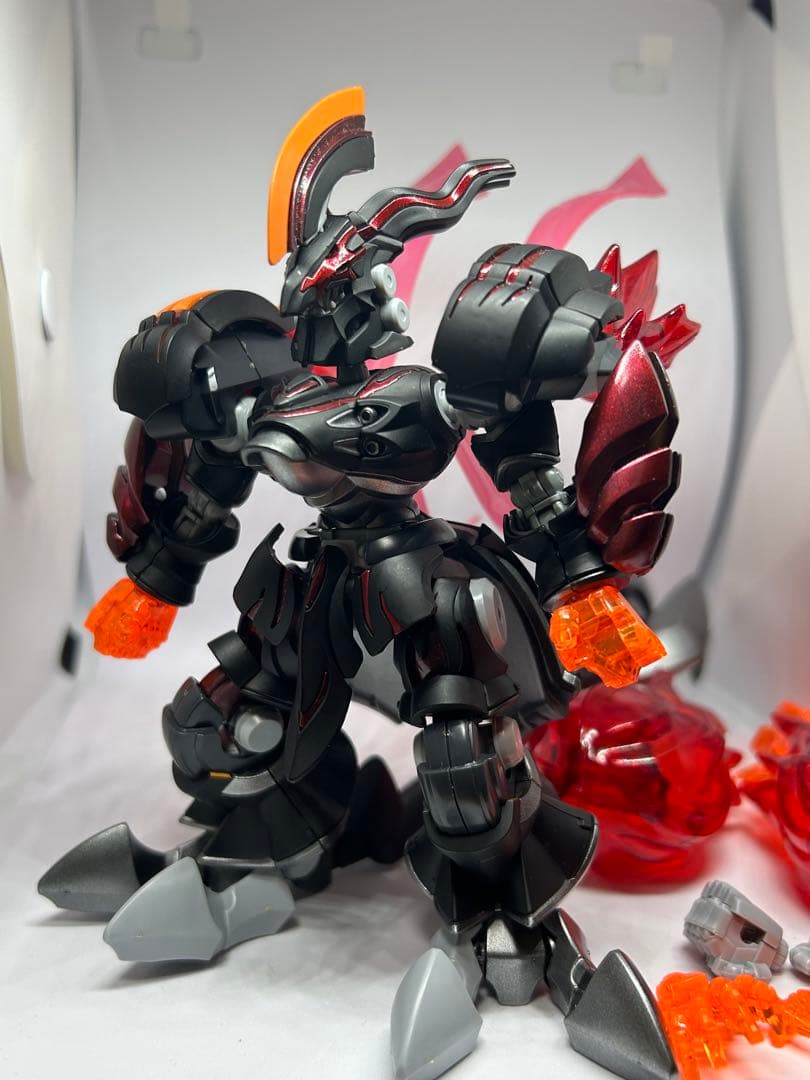 プラモデル　組立済　模型　LBX ダンボール戦機　イフリート　塗装　①