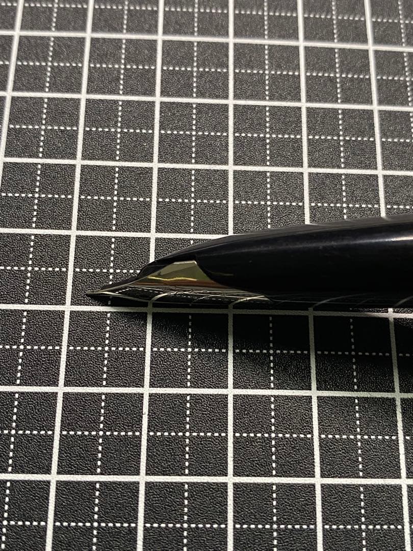 PILOT Elite Stearling-Silver 格子柄　FP 字幅EF