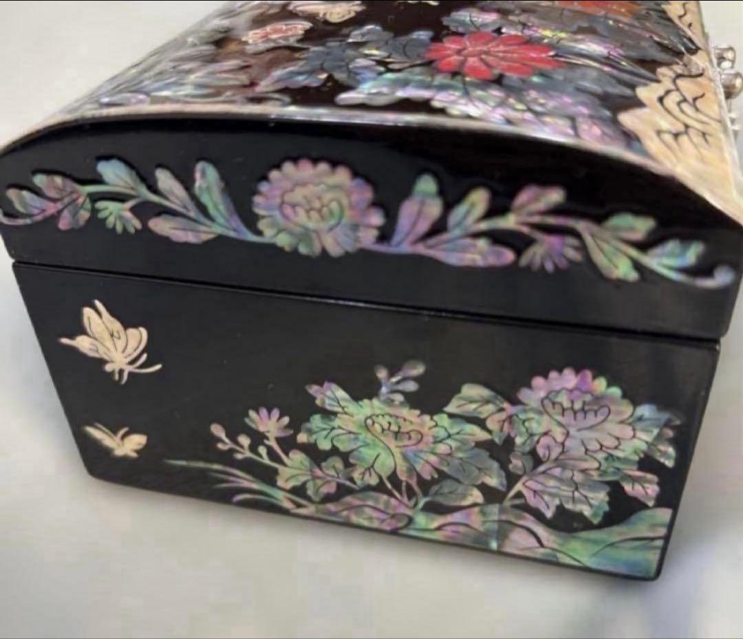 韓国伝統工芸 螺鈿細工 高級宝石箱｜蝶と花文様 一点物