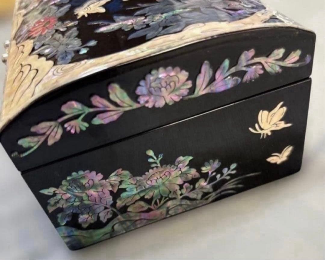 韓国伝統工芸 螺鈿細工 高級宝石箱｜蝶と花文様 一点物