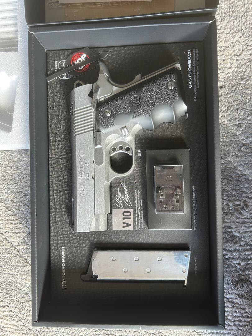 V10 Ultra Compact ガスガン