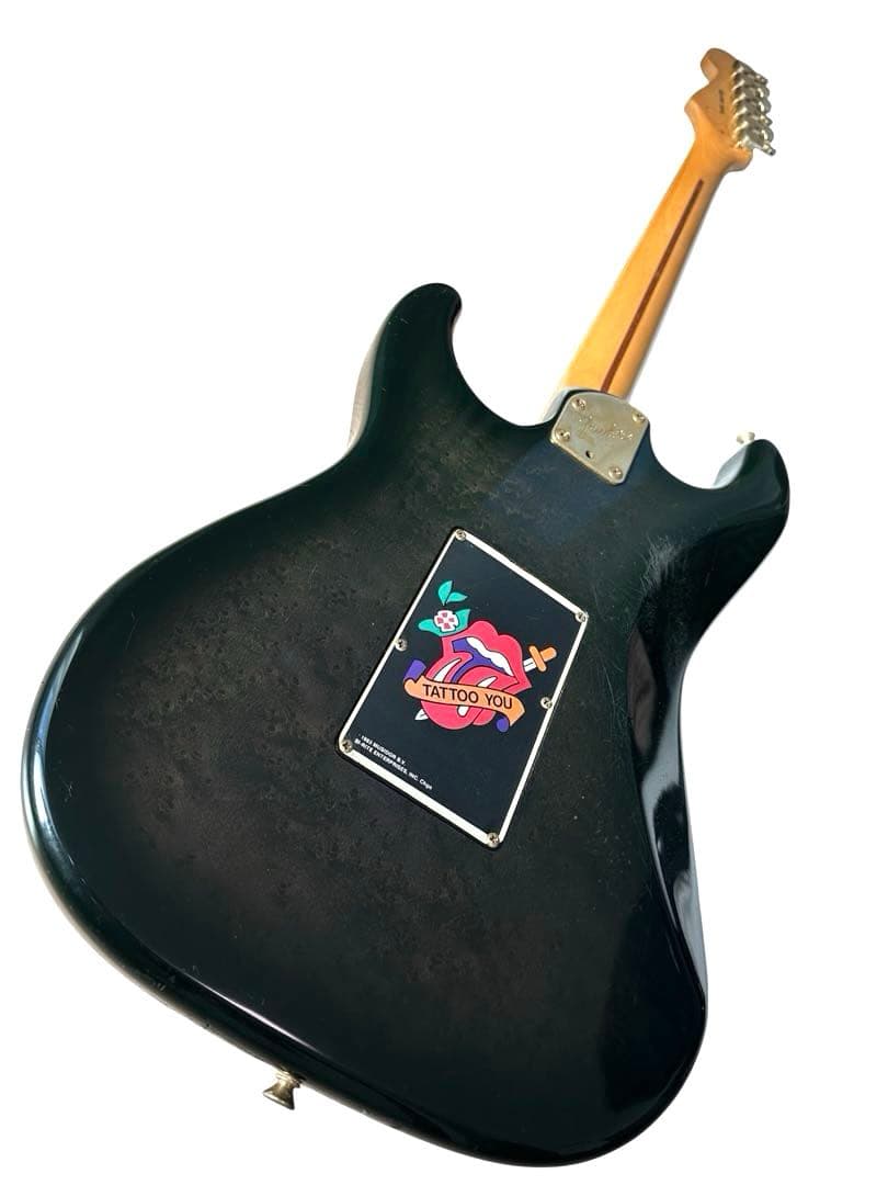 【週末限定セール！】エレキギター　Fender ストラトキャスター 純正ケース付
