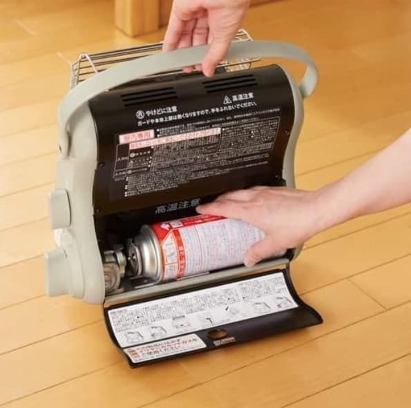 ○新品 イワタニ カセットガスストーブ 2022年モデル CB-STV-MYD2