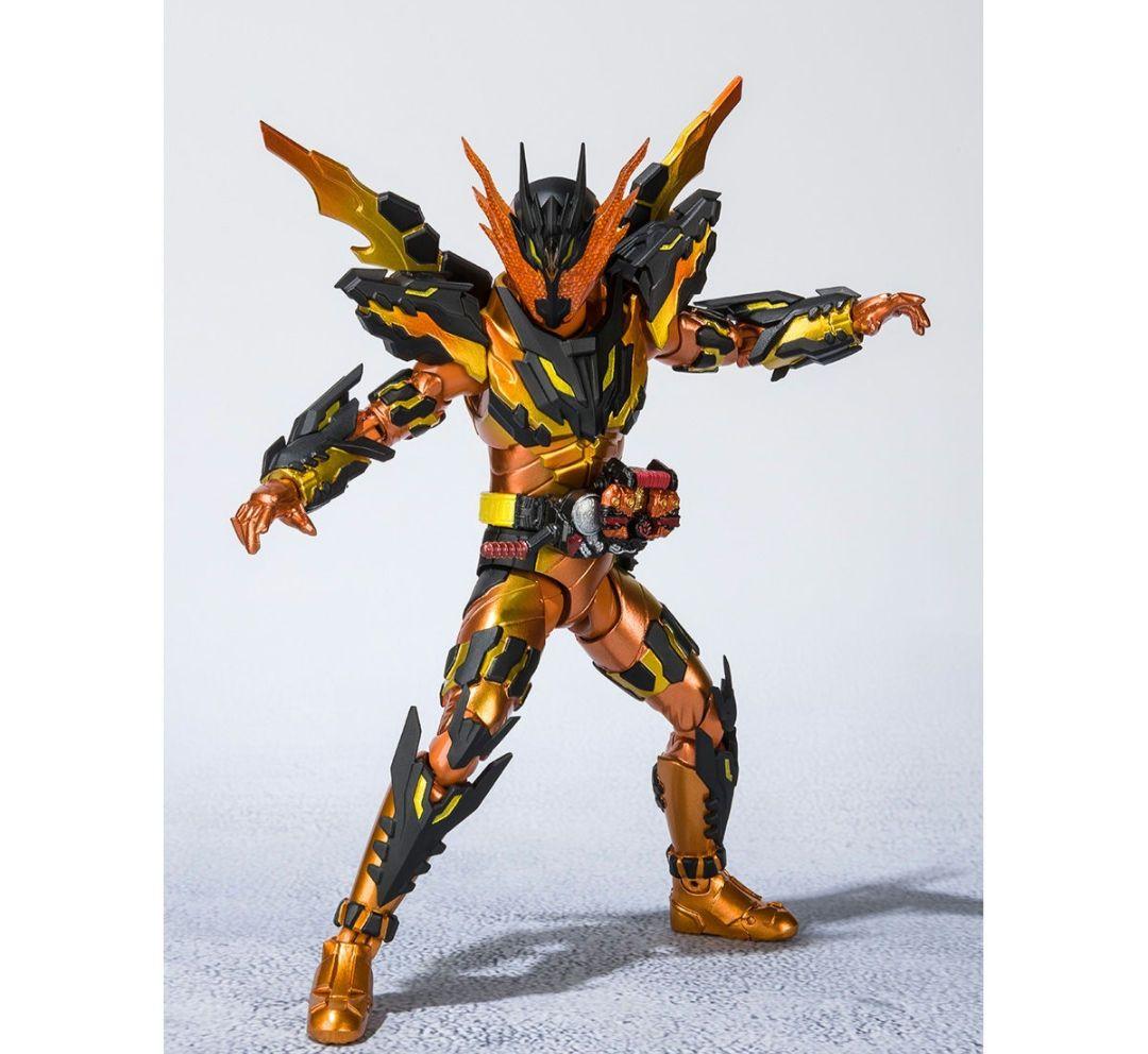 【美品】即完売 希少 SHフィギュアーツ 仮面ライダークローズ クローズマグマ