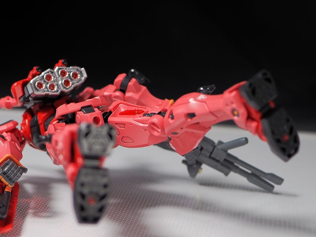 hg 赤いガンダム　塗装済み完成品　全塗装　徹底塗り分け
