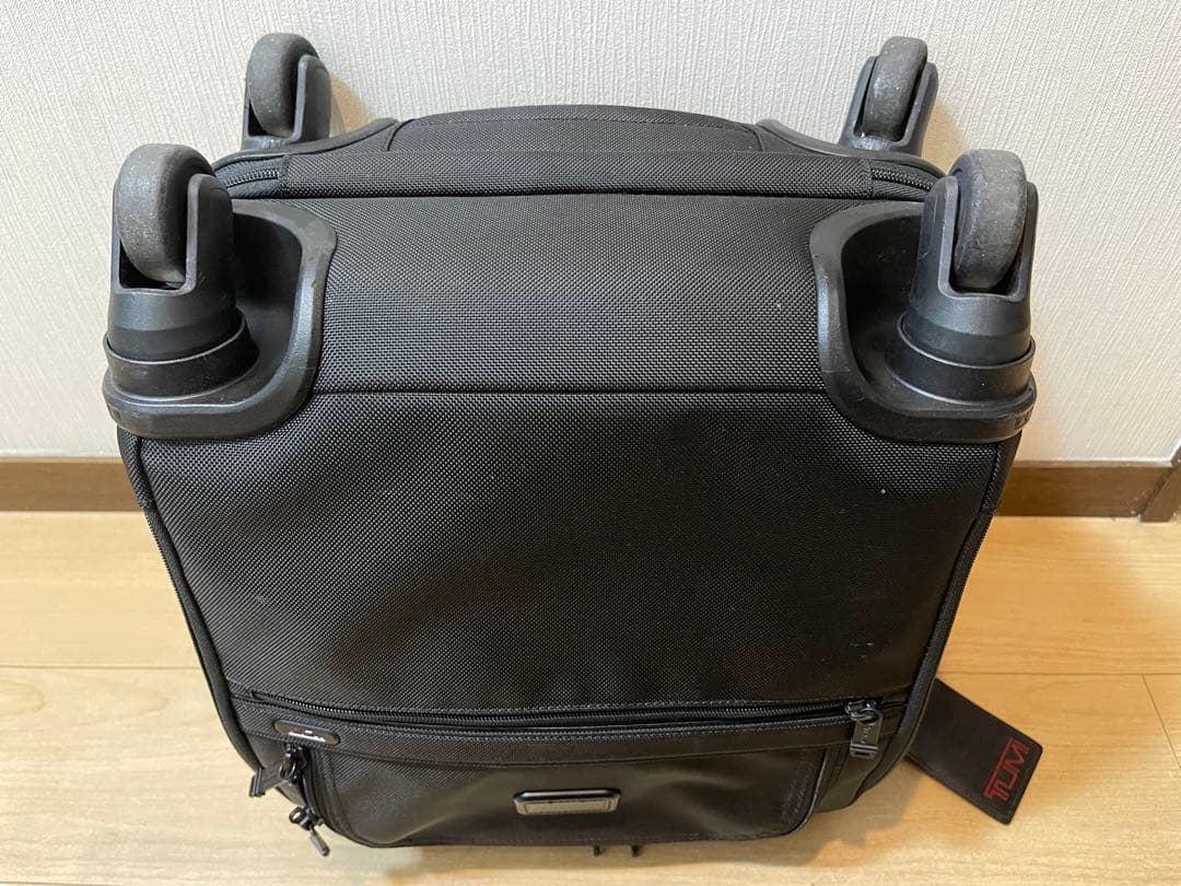 TUMI小型キャリーケース