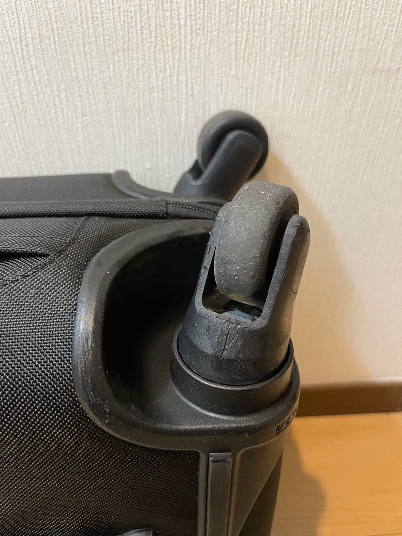 TUMI小型キャリーケース