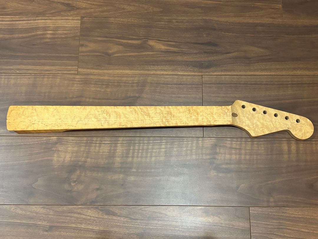 ストラト用 バーズアイ ワンピースメイプルネック 粗加工 未塗装