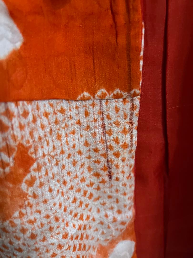 5303◆古布時代古裂アンティーク長襦袢朱色絞り染雲織柄赤に扇面松コレクションに