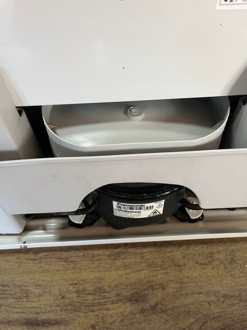 ・三菱電機ノンフロン冷凍庫 MF-U12N-W