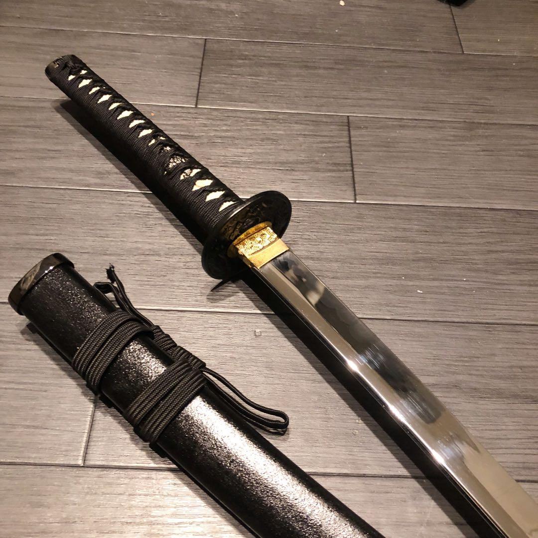 高級模造刀　高級居合刀　黒拵え　優波紋