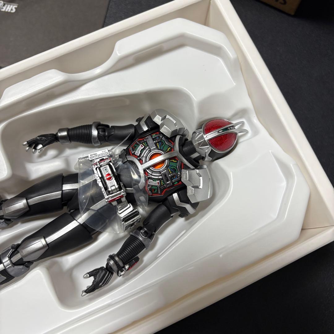 真骨彫製法 仮面ライダーファイズ アクセルフォーム フィギュアーツ