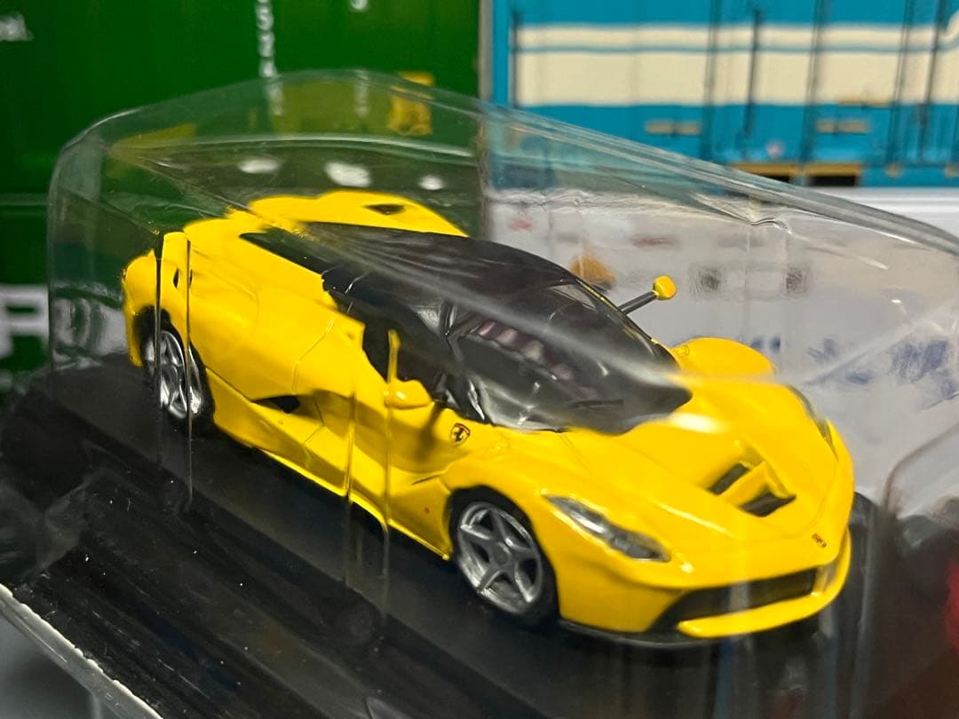 サークルK サンクス&京商 1/64 ラフェラーリ