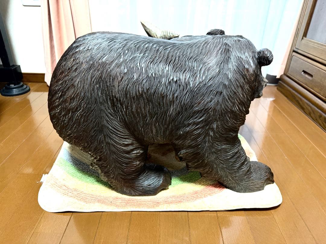 木製クマの魚持ち装飾品　特大サイズ