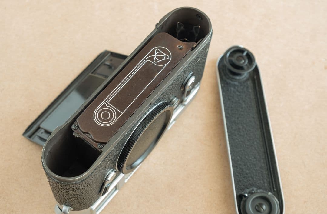 Leica M4 / ライカ M4　#117万台ボディ　ケースストラップ付