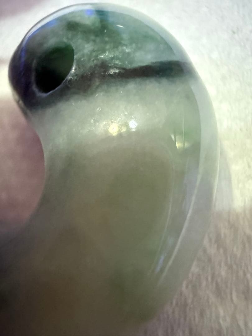 糸魚川産‼️ 濃緑色翡翠勾玉の最高峰‼️ 圧砕勾玉‼️高級‼️11.2g‼️破格出品‼️