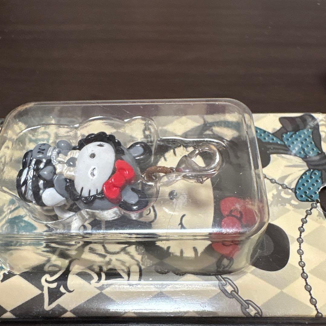 h.NAOTO ハローキティ　ファスナーマスコット