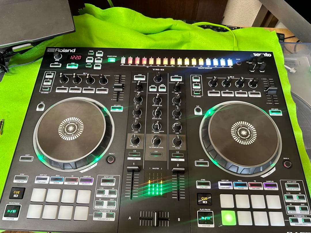 Djコントローラー Roland DJ-505 2チャンネル 4デッキ