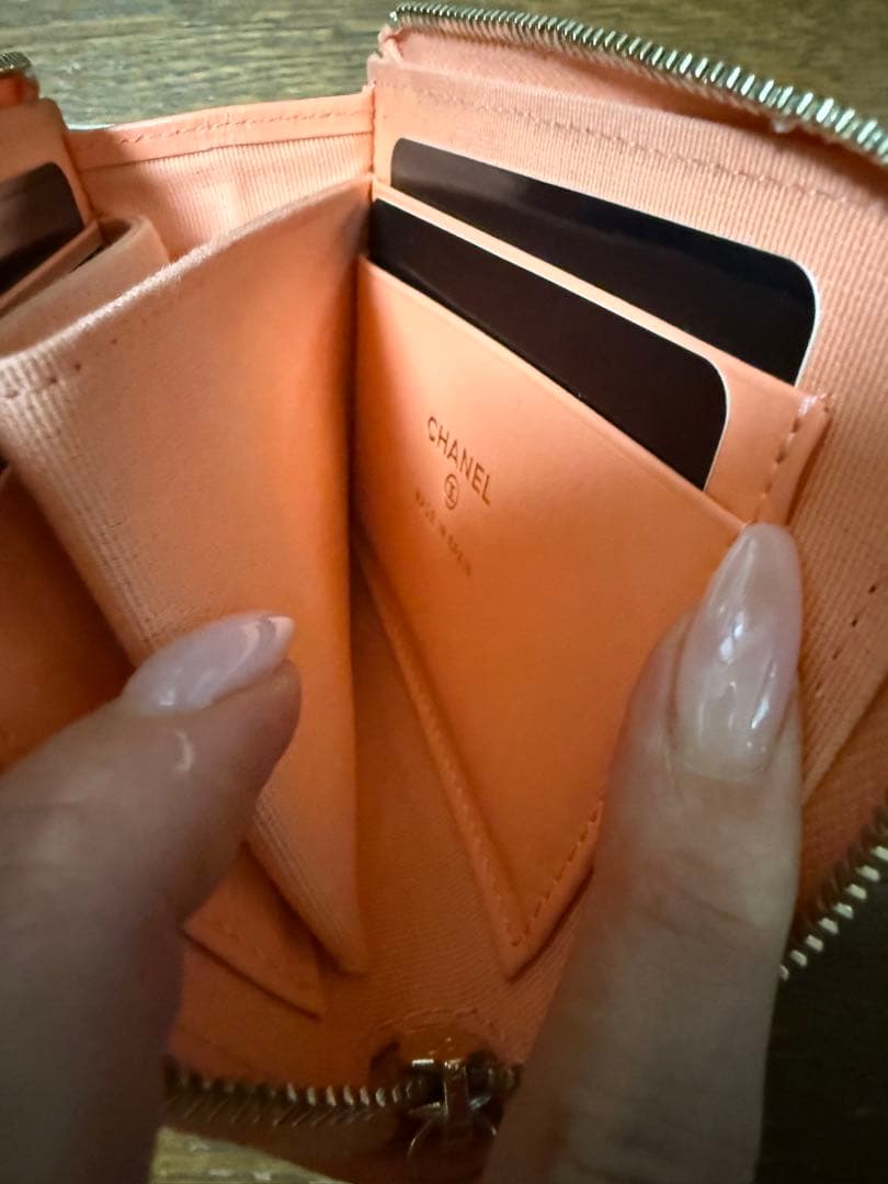 CHANEL フラグメントケース2025SSカラー