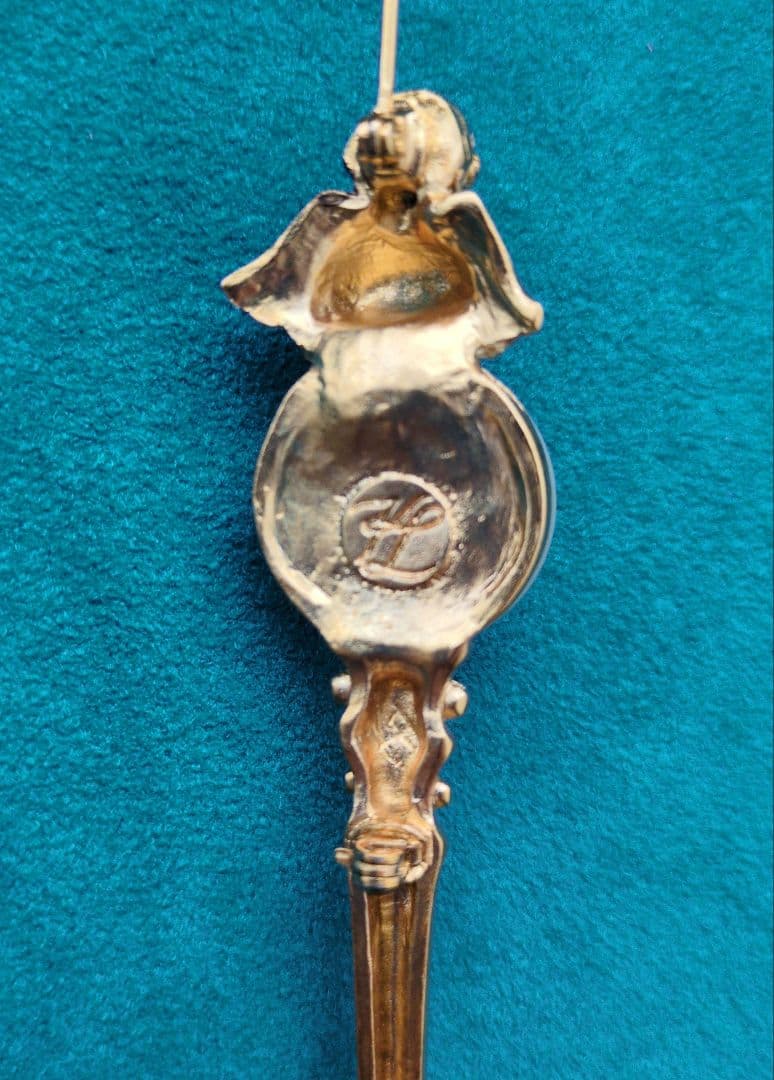 カールラガーフェルド　ヴィンテージ 天使のパールブローチ