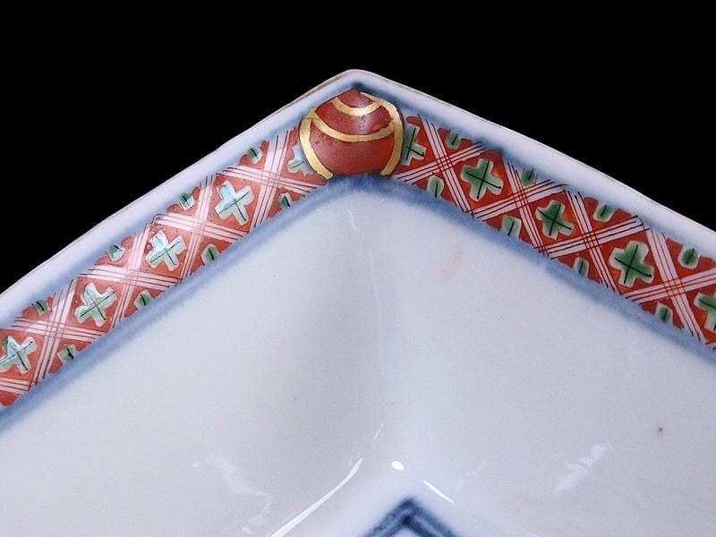 大聖寺伊万里　金襴手　牡丹に岩　獅子に牡丹の図　四方角向付　B335AS-CVg