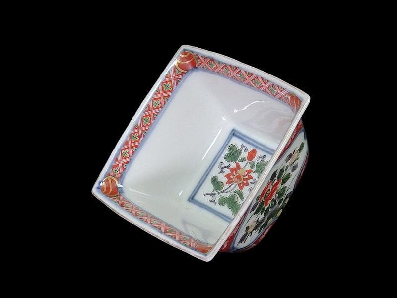 大聖寺伊万里　金襴手　牡丹に岩　獅子に牡丹の図　四方角向付　B335AS-CVg