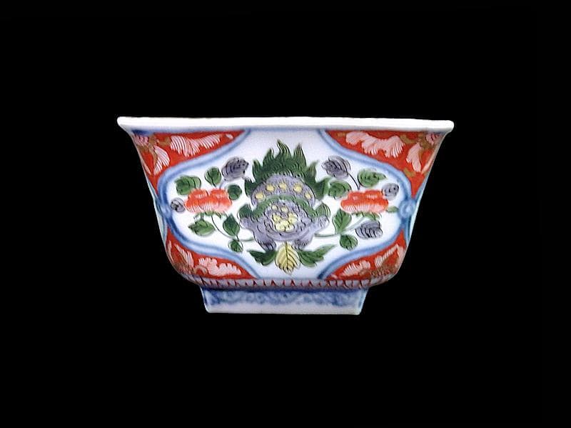 大聖寺伊万里　金襴手　牡丹に岩　獅子に牡丹の図　四方角向付　B335AS-CVg