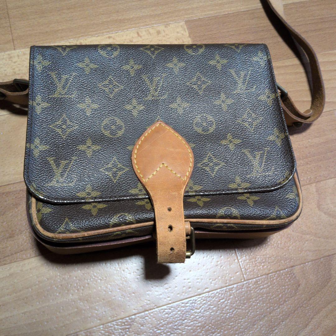 LOUISVUITTONショルダーバック