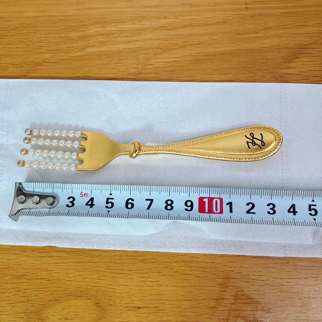 KARL LAGERFELD？ ブローチ フォーク モチーフ 4連 パール