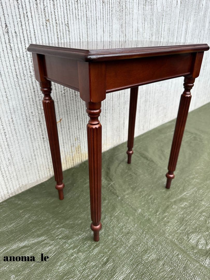 【サイドテーブル】UNIVERSAL　ユニバーサル　ナイトテーブル　花台　飾り台