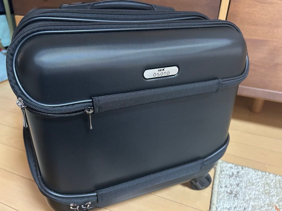 OSOTOキャリーケース ローラーS ブラック