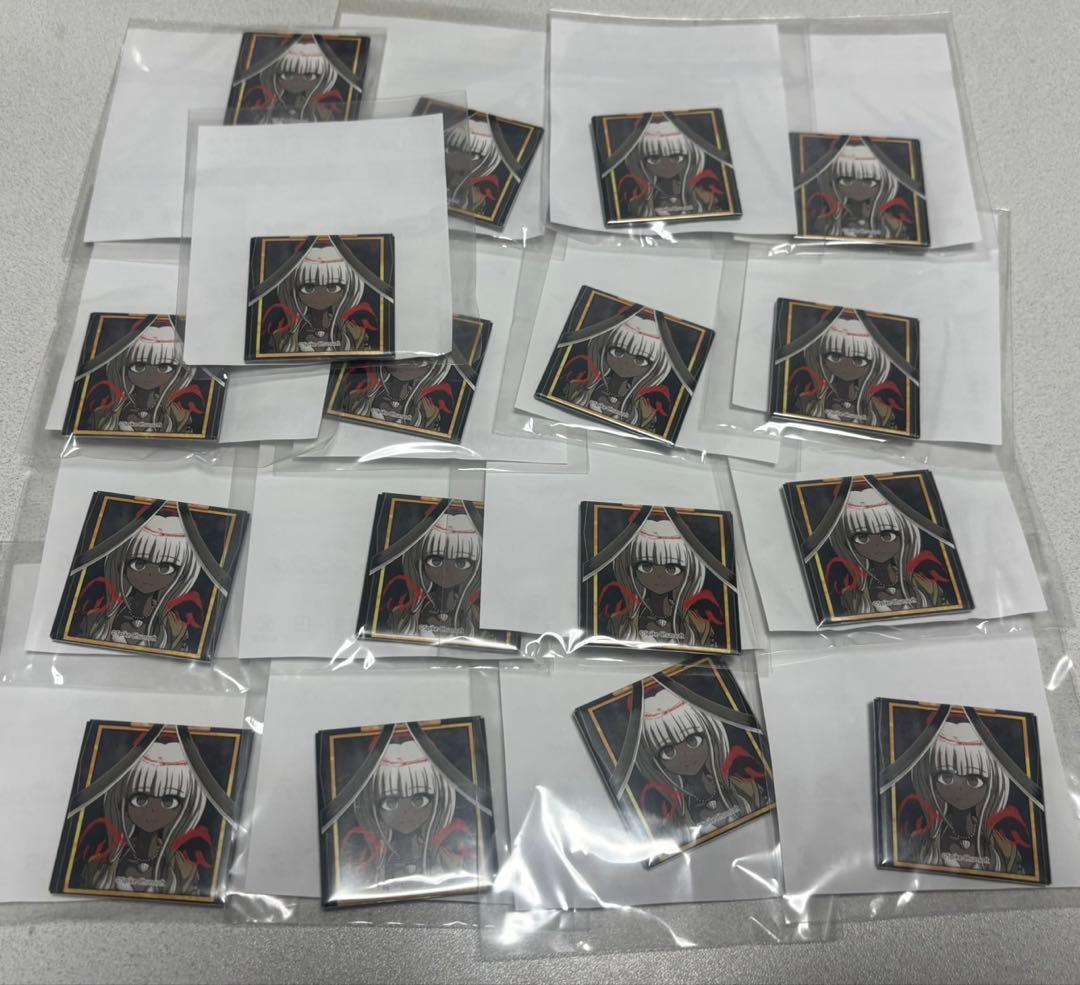 ダンガンロンパ　遺影スクエア缶バッジ　楽天コレクション　バッジ　夜長アンジー