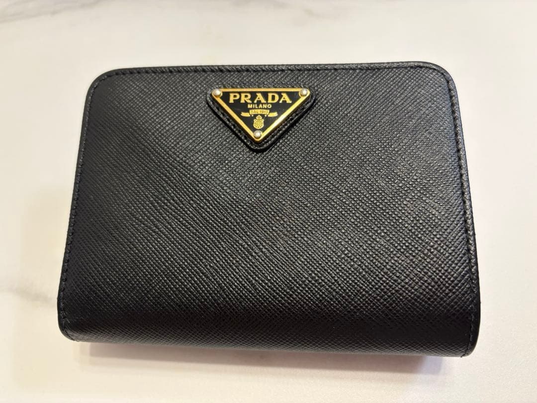 プラダ　PRADA 二つ折り財布　1ML018 黒　ブラック