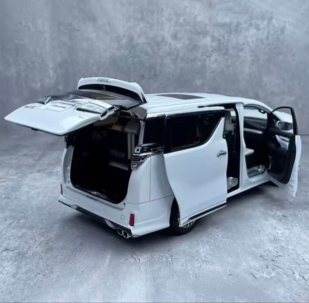 トヨタ ヴェルファイア 1/18 ダイキャストモデルミニカー