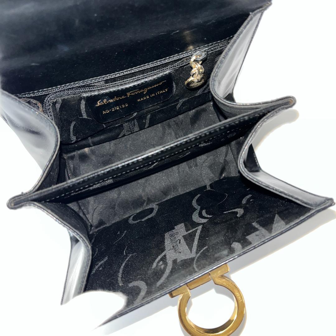 フェラガモ ガンチーニ ミニ台形 ハンドバッグ 黒 ゴールド金具 フォーマル