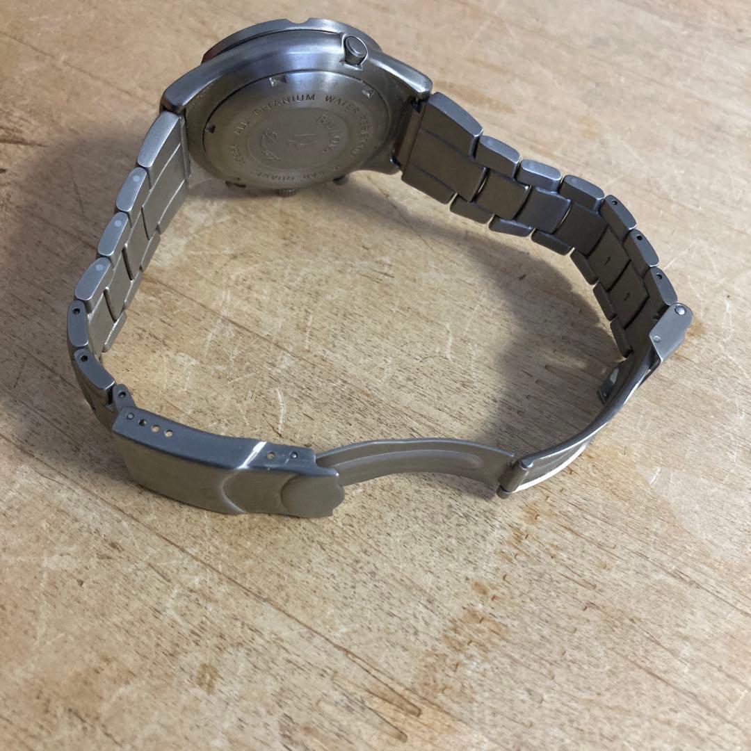希少品　BULOVA ブローバ 93661 クォーツ アナログ 腕時計 チタン
