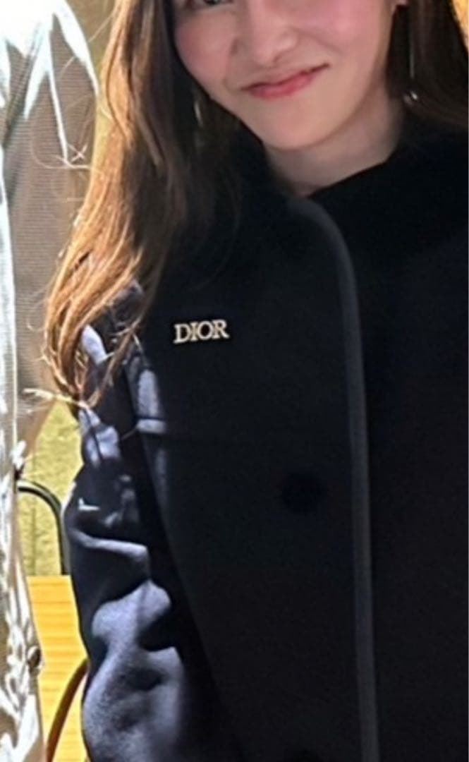 Dior ロゴブローチ