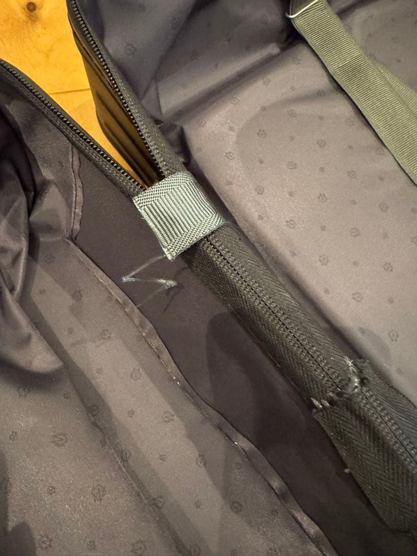 RIMOWA ブラック キャリーケース 4輪