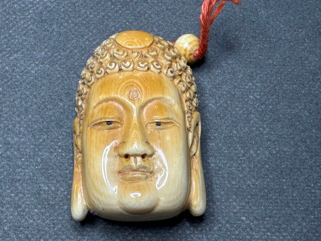 極上　根付　仏像　天然素材　アンティーク　骨董　飾り物　古美術品　置物　細密細工