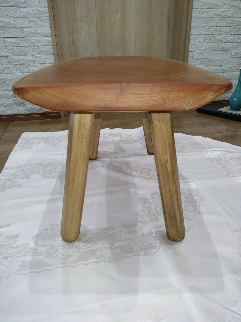 ケヤキのテーブル⑱　ケヤキ一枚板の模様が綺麗なテーブル