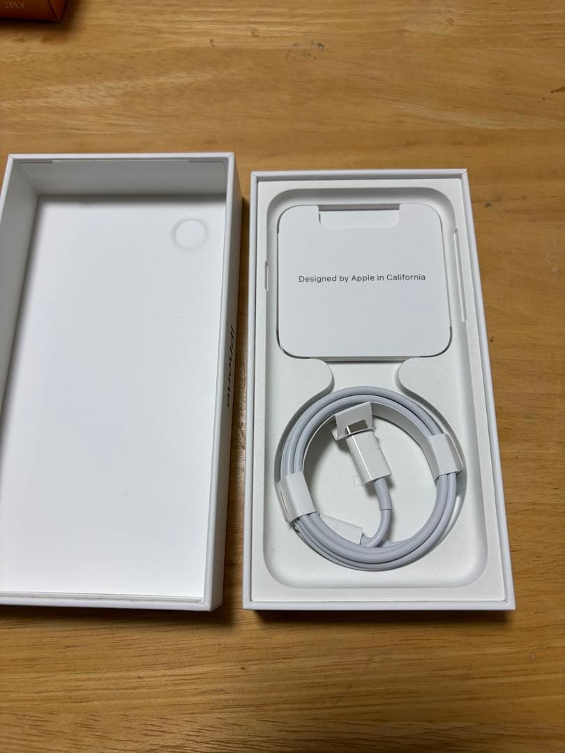 Apple iPhone SE (第3世代) ミッドナイト 本体　SIMフリー