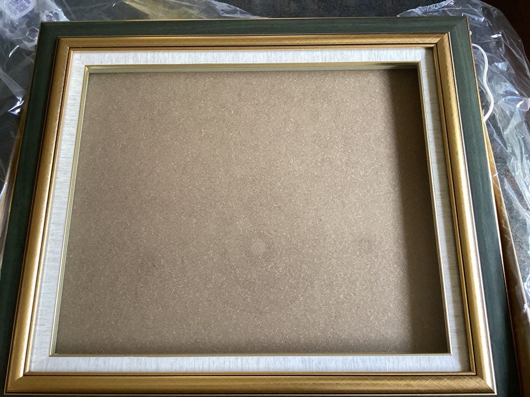 モスグリーンとゴールドの木製油彩額縁　サイズF8 箱付き　日本製　美品