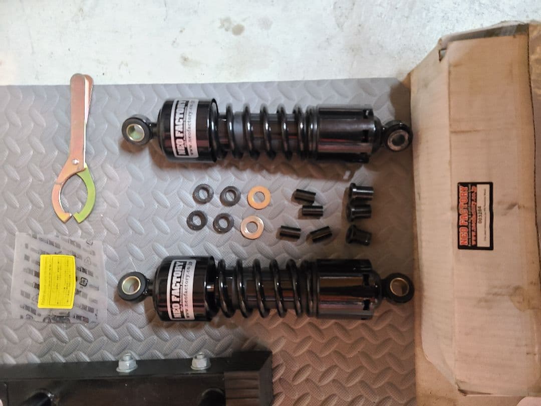 11in ショートショック ブラック 79-03y XL・FXR用