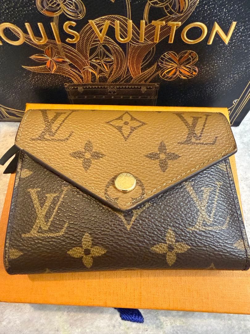 箱袋付.ルイヴィトン ヴィクトリーヌ モノグラムリバース 折り財布