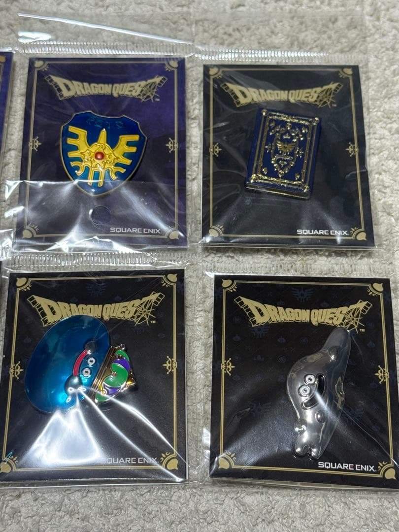ドラゴンクエスト　ピンズ　スライム　ちいさなメダル　ロトの剣　など　8種セット
